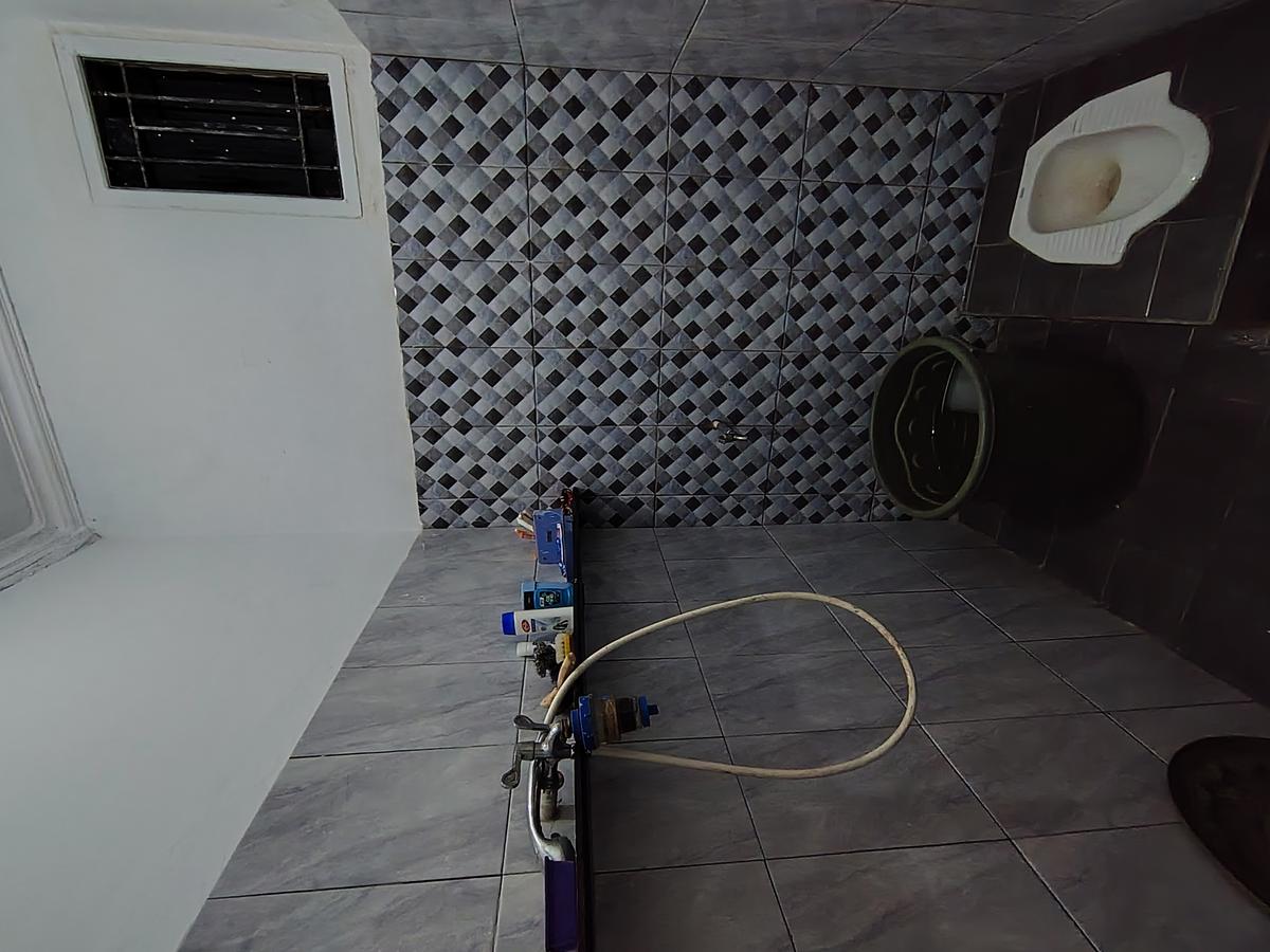 Kamar mandi lantai 1 FV Space